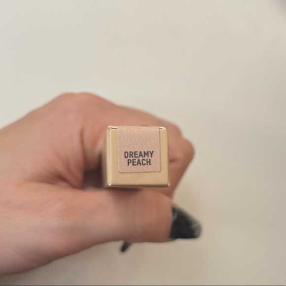 KKW Beauty - Lip Crayon (Dreamy Peach) - Picture 3 of 4